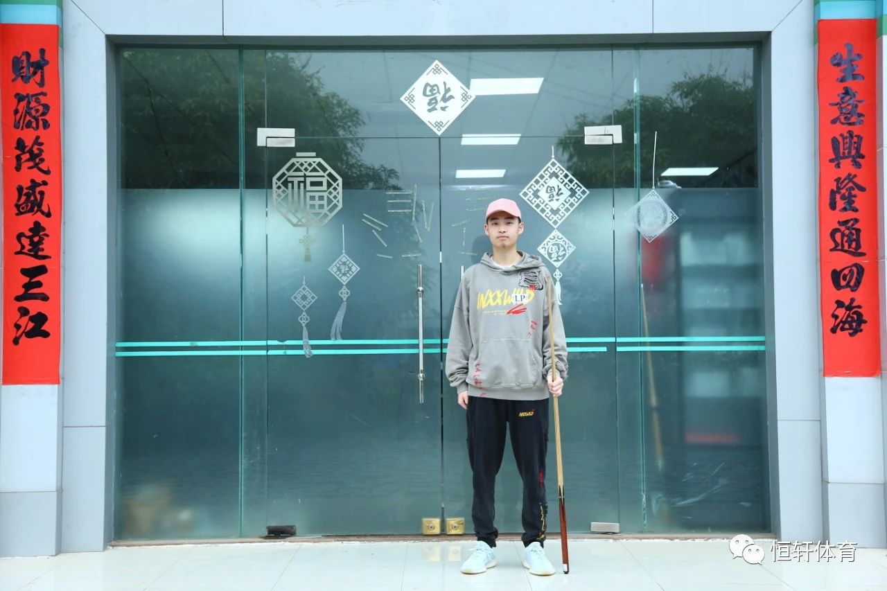 斯诺克世锦赛 20岁中国小将斯佳辉挺进斯诺克八强 - 早旭经验网